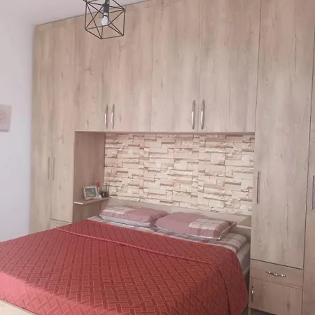 דירה Egla House