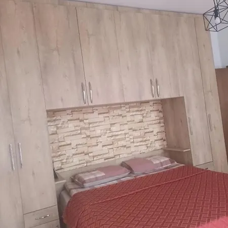 Egla House